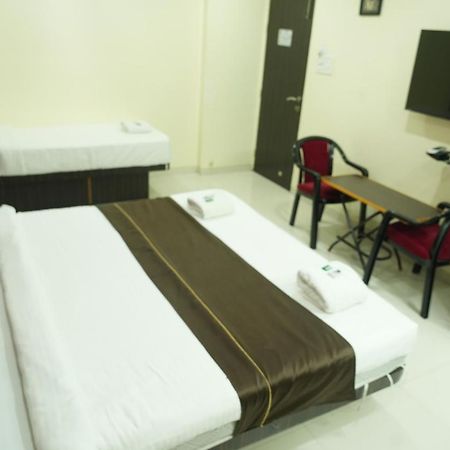 Hotel Avon International Aurangabad  Exteriör bild
