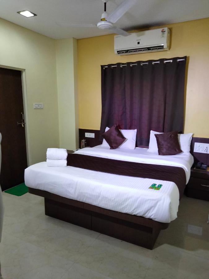 Hotel Avon International Aurangabad  Exteriör bild
