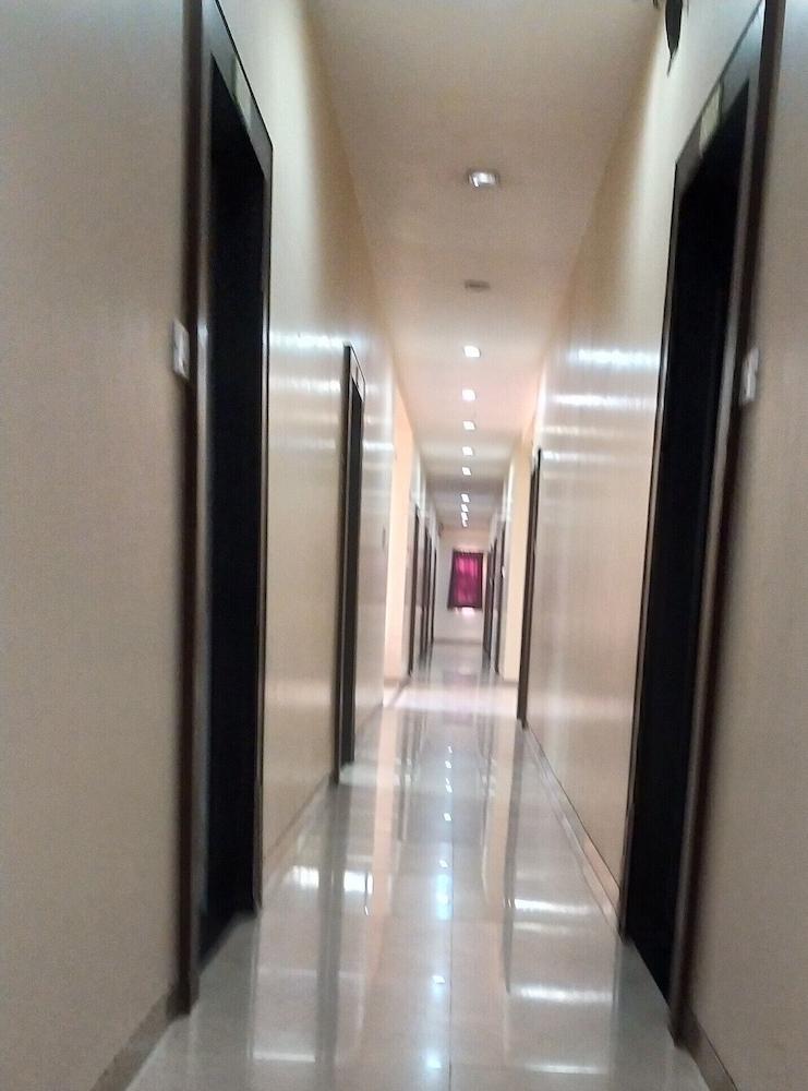 Hotel Avon International Aurangabad  Exteriör bild