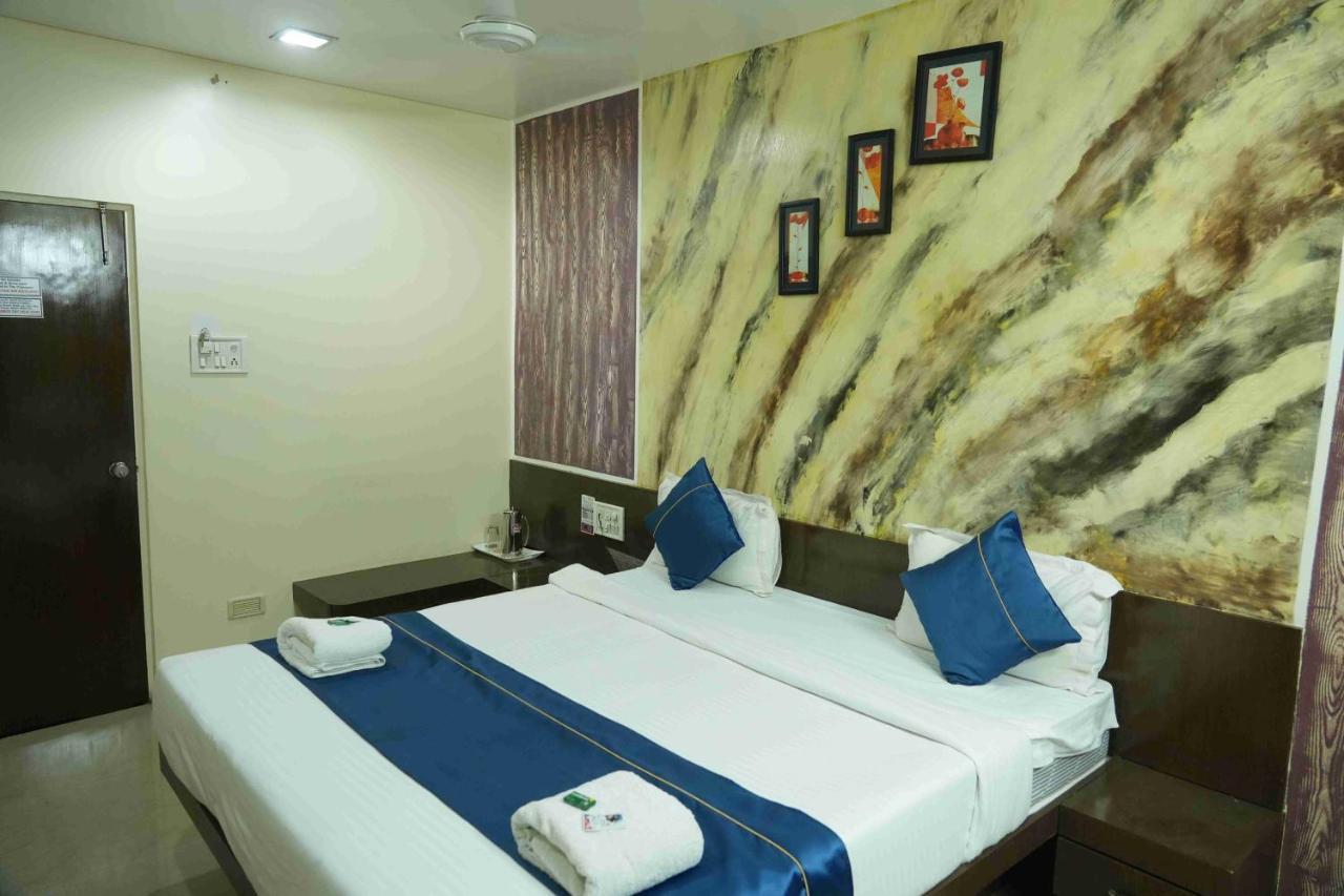 Hotel Avon International Aurangabad  Exteriör bild