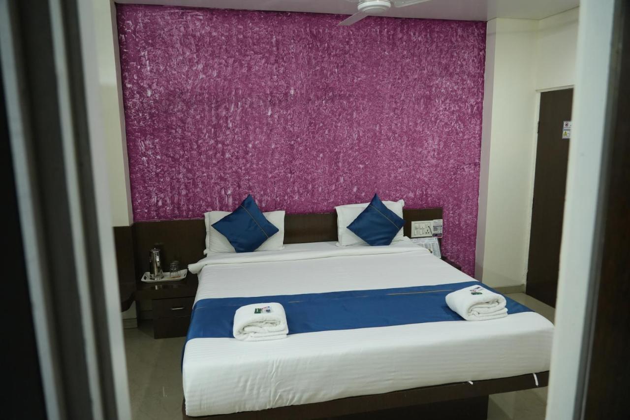 Hotel Avon International Aurangabad  Exteriör bild