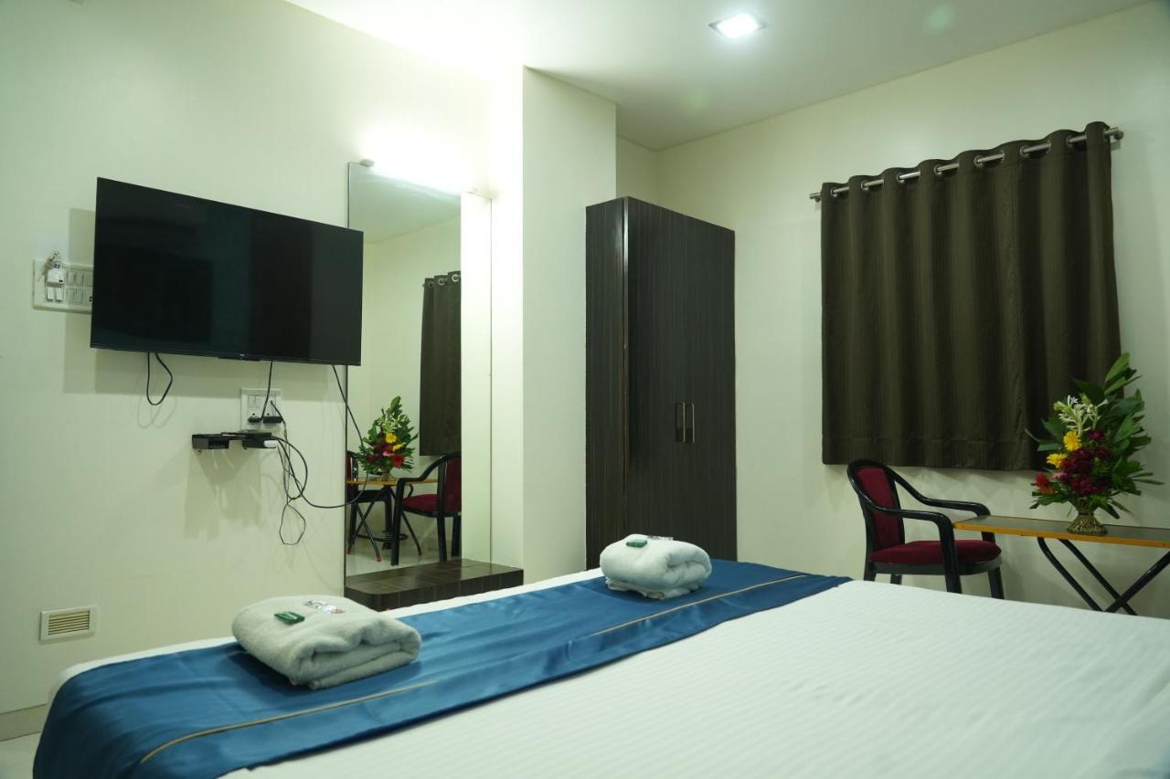 Hotel Avon International Aurangabad  Exteriör bild