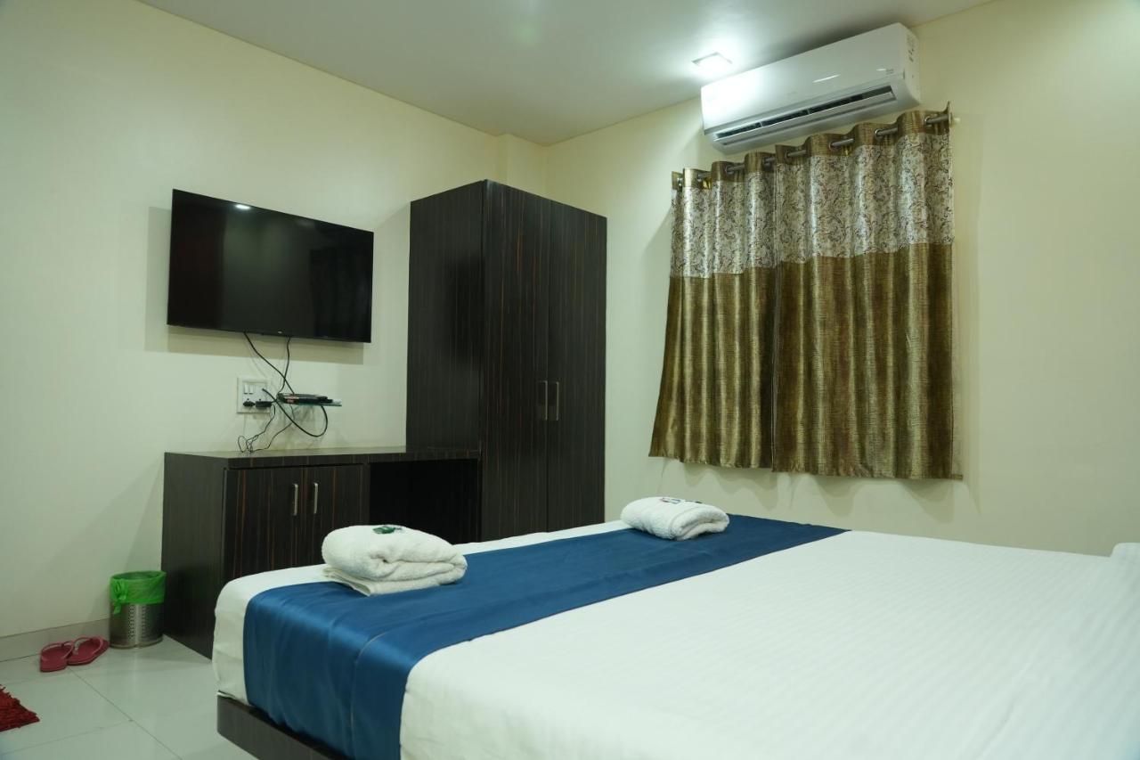 Hotel Avon International Aurangabad  Exteriör bild