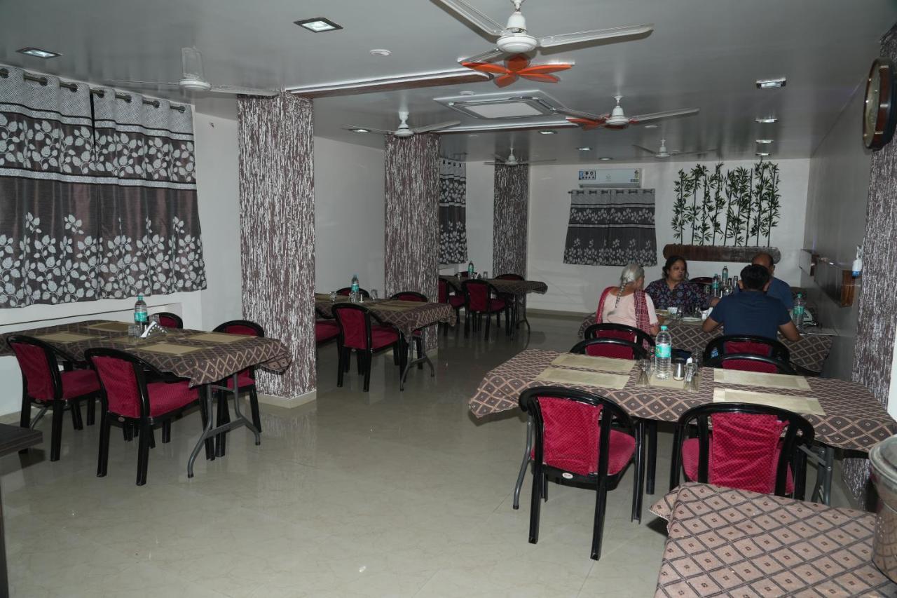 Hotel Avon International Aurangabad  Exteriör bild