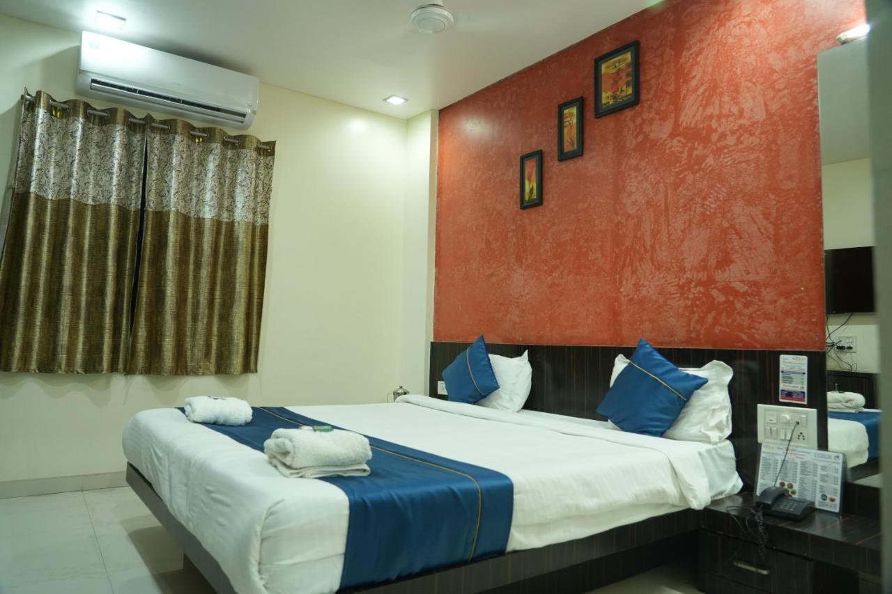 Hotel Avon International Aurangabad  Exteriör bild