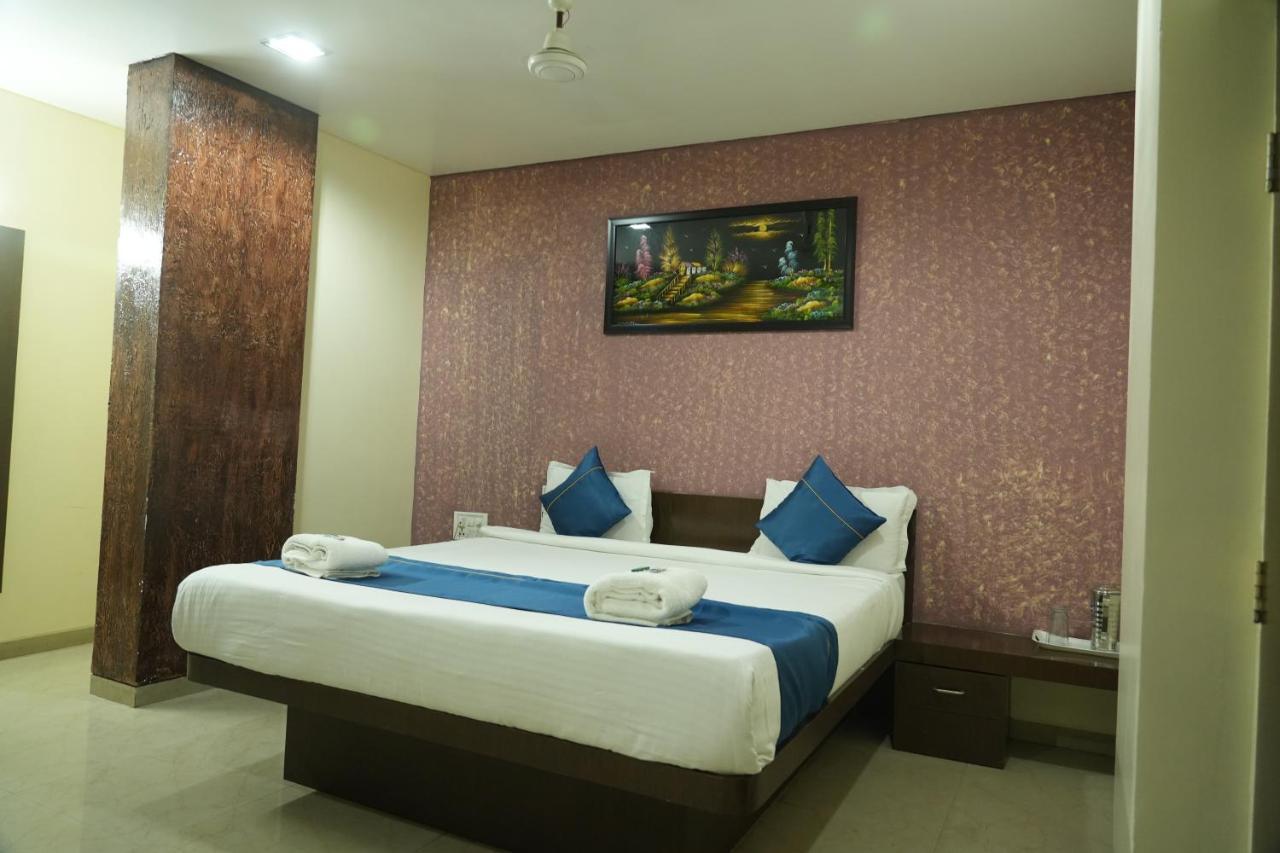 Hotel Avon International Aurangabad  Exteriör bild