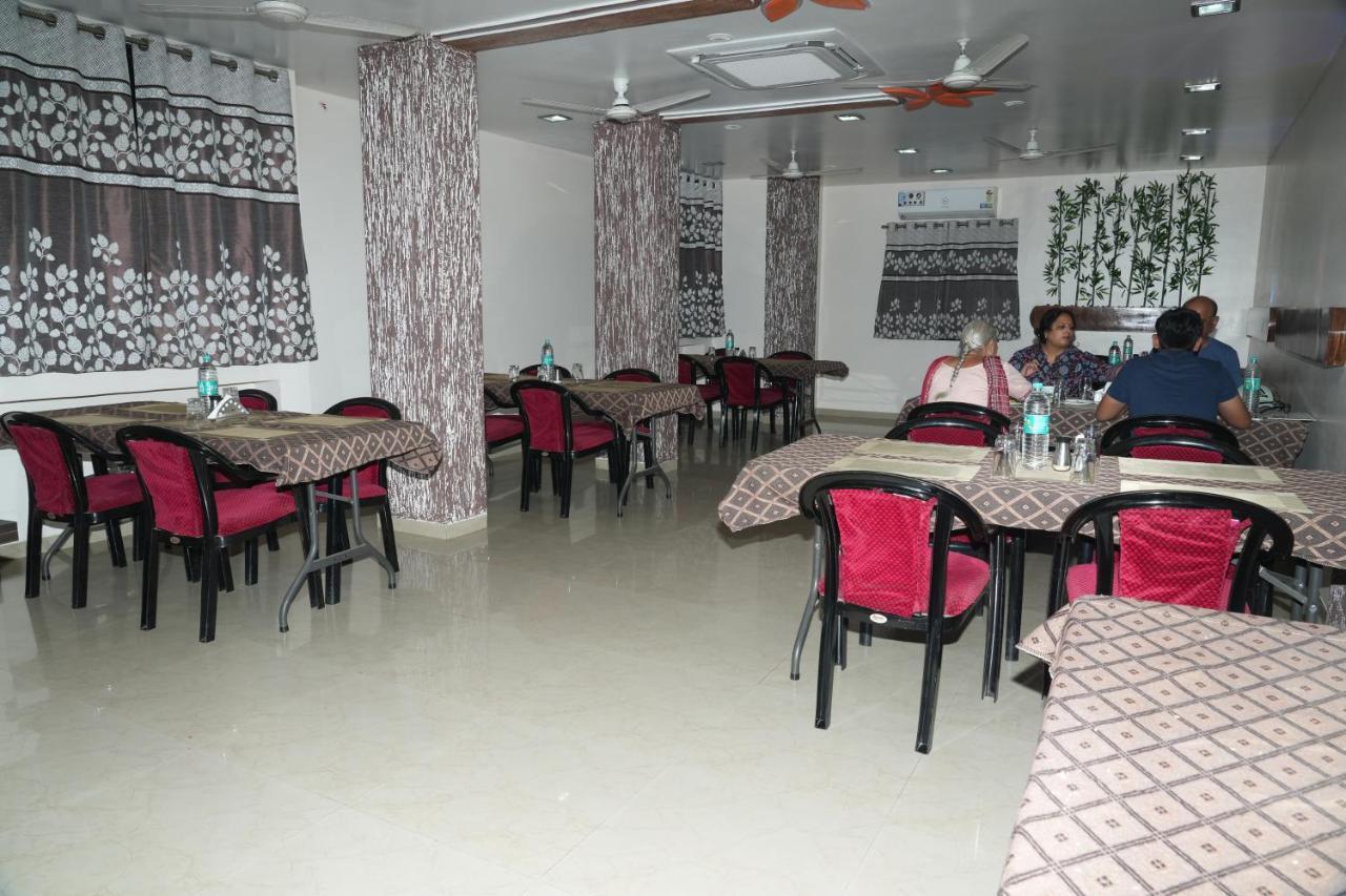Hotel Avon International Aurangabad  Exteriör bild