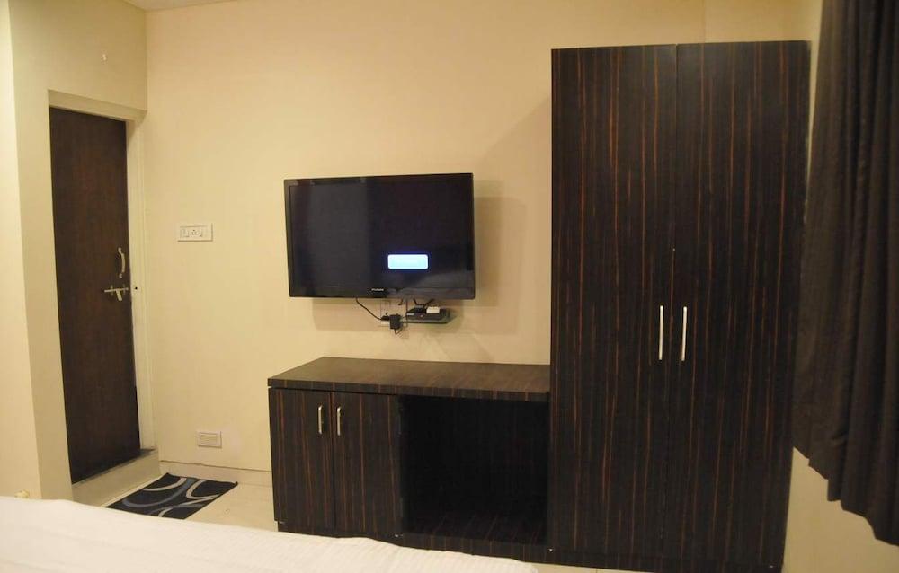 Hotel Avon International Aurangabad  Exteriör bild