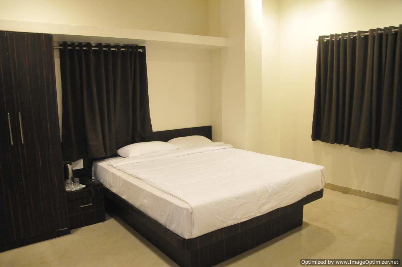 Hotel Avon International Aurangabad  Exteriör bild