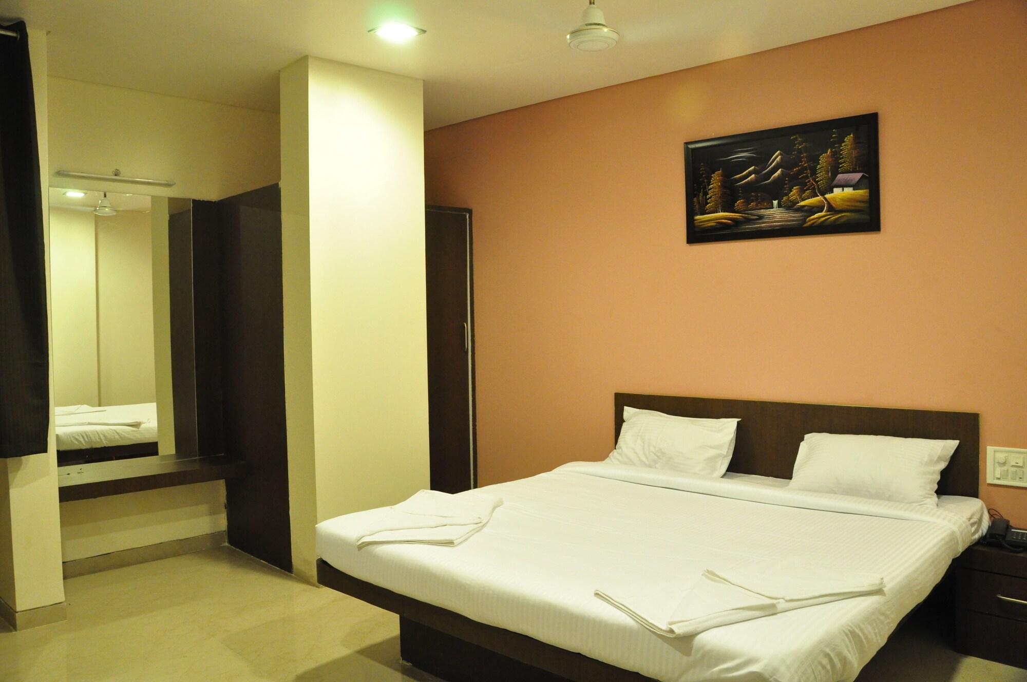 Hotel Avon International Aurangabad  Exteriör bild