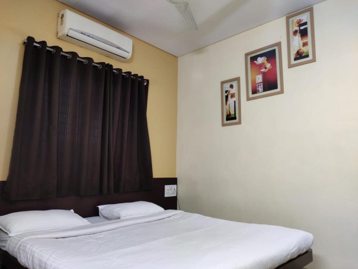 Hotel Avon International Aurangabad  Exteriör bild