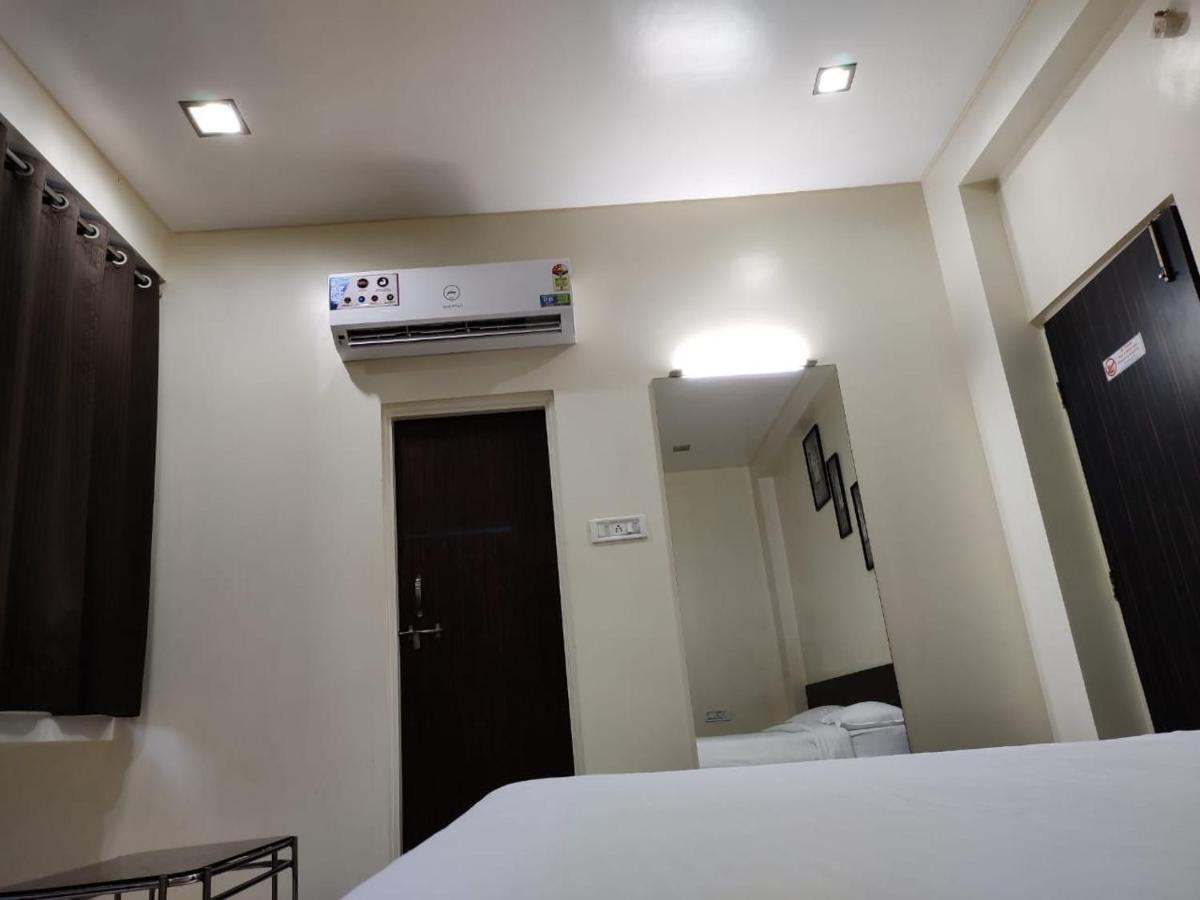 Hotel Avon International Aurangabad  Exteriör bild