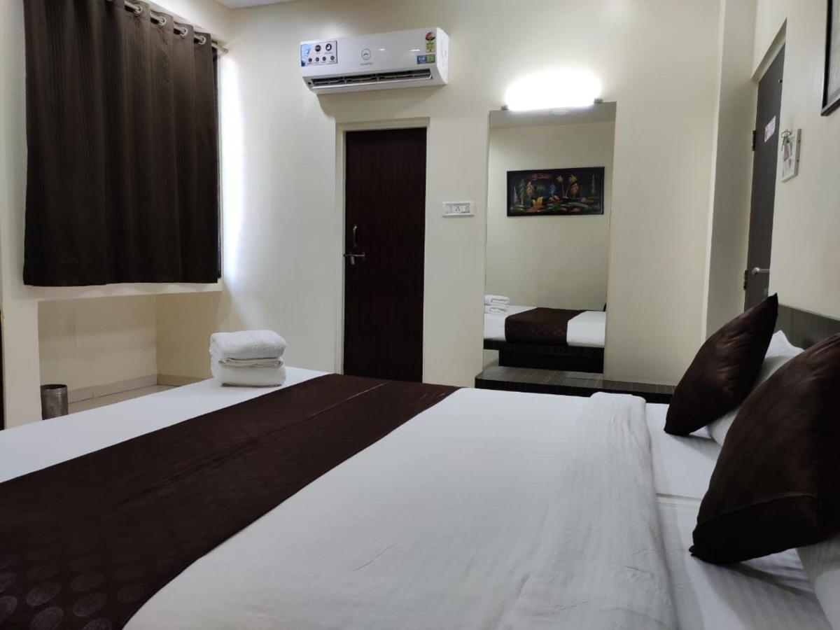 Hotel Avon International Aurangabad  Exteriör bild