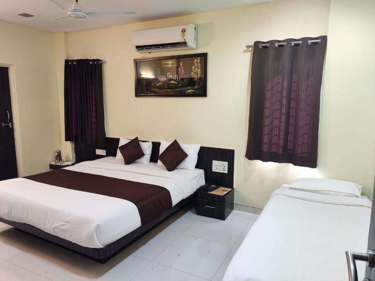 Hotel Avon International Aurangabad  Exteriör bild