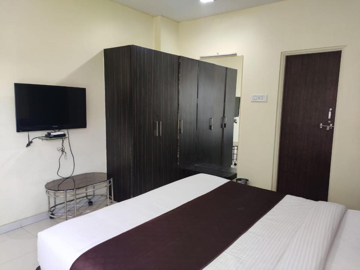 Hotel Avon International Aurangabad  Exteriör bild
